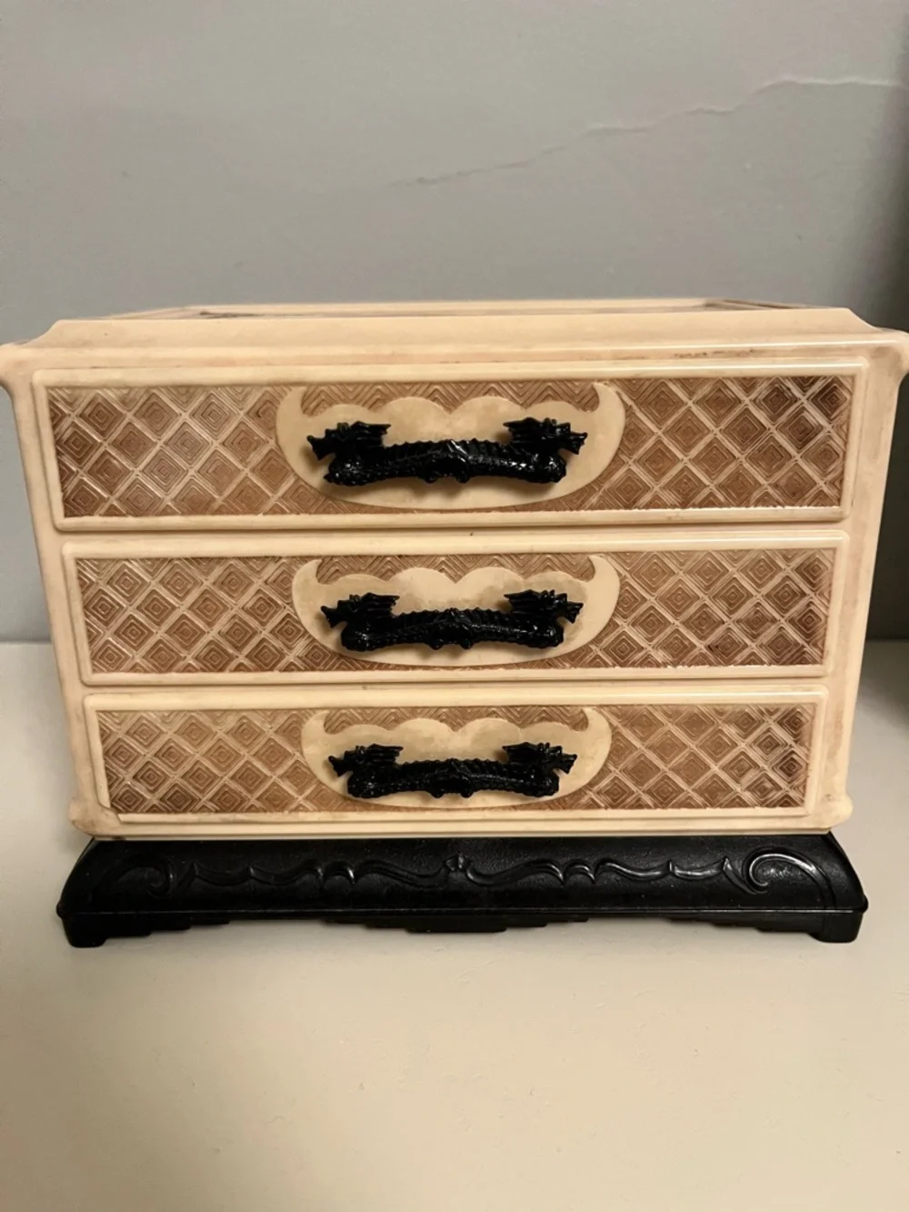 1950s Beige Plastic Jewelry Box